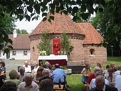 [Foto: Fronleichnam an der Rundkapelle]