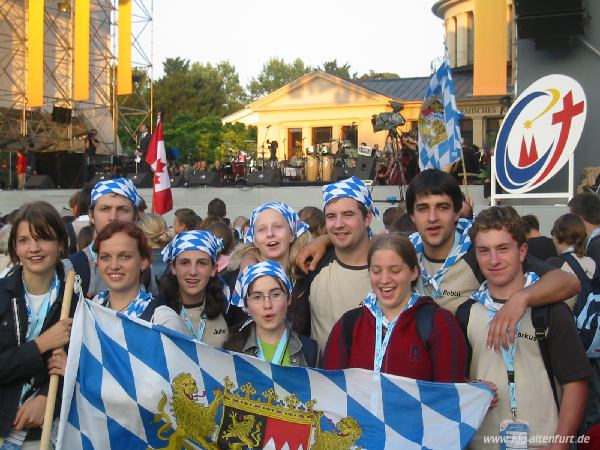 Gruppenfoto mit weiteren Teilnehmern der Fahrt